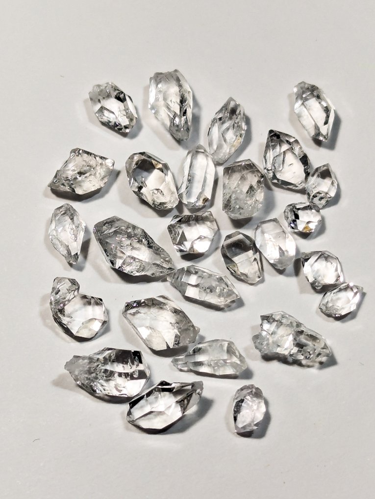 22.65 克拉 - 稀有的Herkimer金刚石石英，品质优良，来自巴基斯坦斯卡尔杜。 標本 - 高度: 10 mm - 闊度: 5 mm- 4.53 g - (26) #2.1