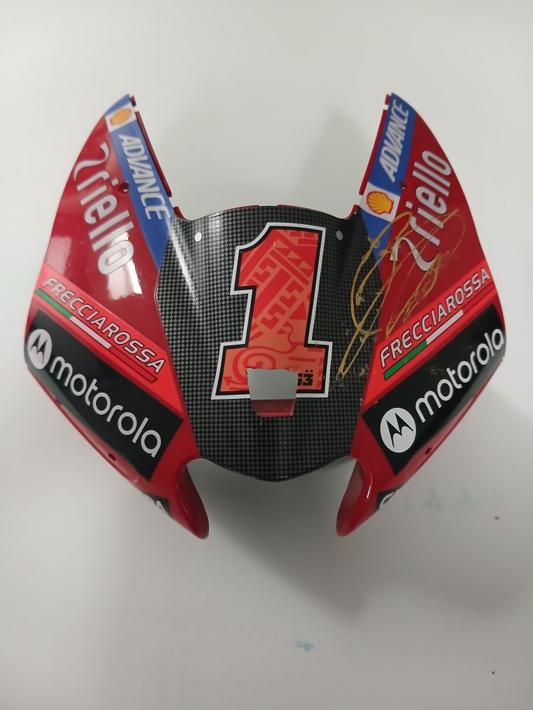 Ducati Team - MotoGP - Francesco Bagnaia - 2023 - 签名的1/4比例微型车前部修整  #1.0