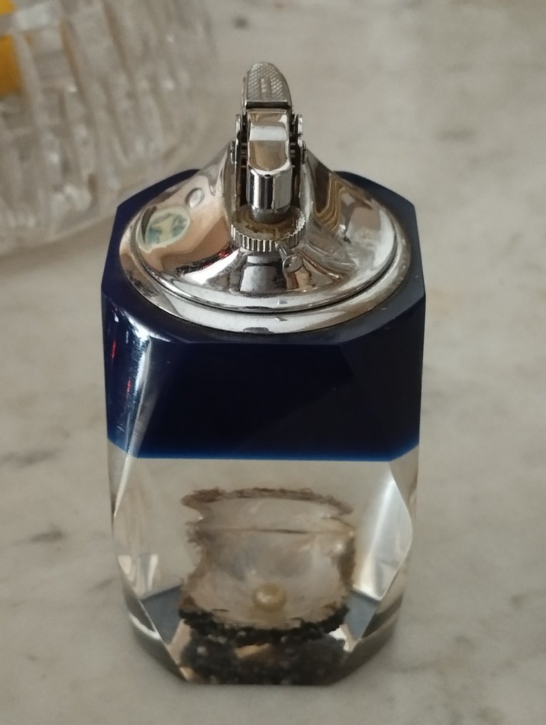 PENENIN - 没有保留价 - 打火机 - 树脂/聚酯, 钢材（不锈钢）, 玻璃 #1.0