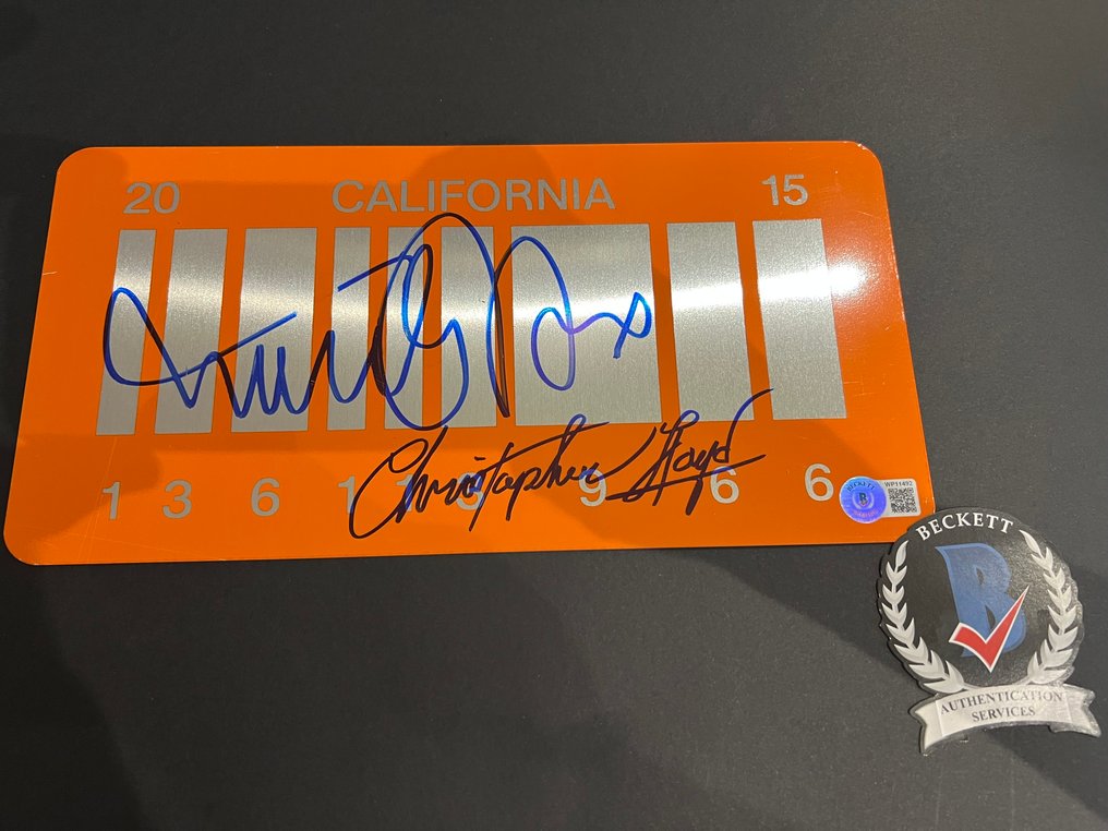 回到未來 - Replica License plate - Signed by Michael J Fox, Christopher LloydD - Beckett COA #1.0