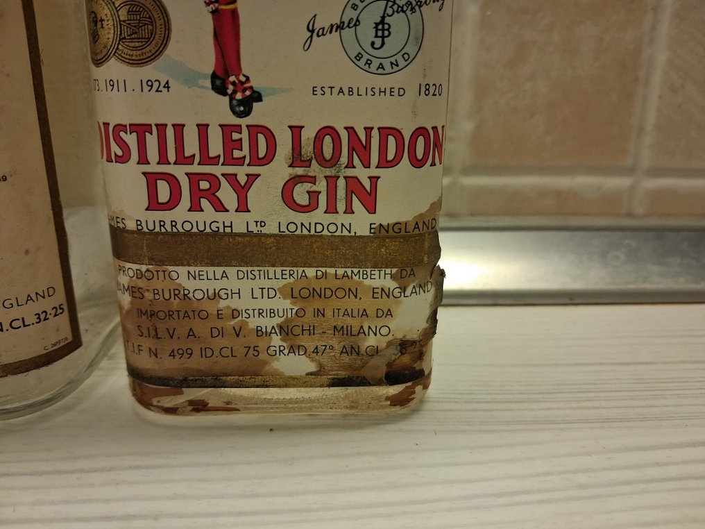 Burrough Beefeater - London dry gin  - b. 1960s, 1970s - 75cl - 2 bottles #4.3