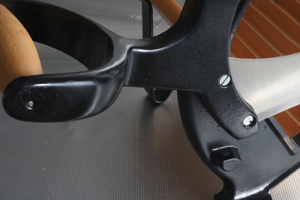 Raadvad - Slicer -  294 - Iron #4.3