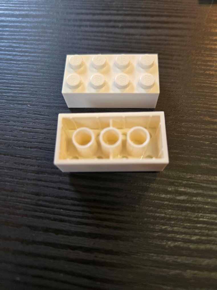 LEGO - Toy New Brick 2 x 4 White 200pcs #3.2