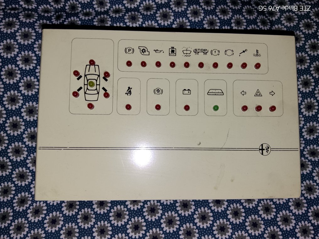 Panel de control original de Alfa Romeo de los años 80/90 con cableado y los respectivos detectores. - Alfa Romeo #2.1