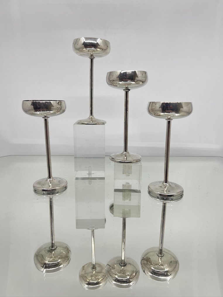 Grimminger Jacob - Κηροπήγιο Μικρές τάζες ή ποτήρια λικέρ ψηλά. (4) - .800 silver - Ποτηράκια κεριών #3.2