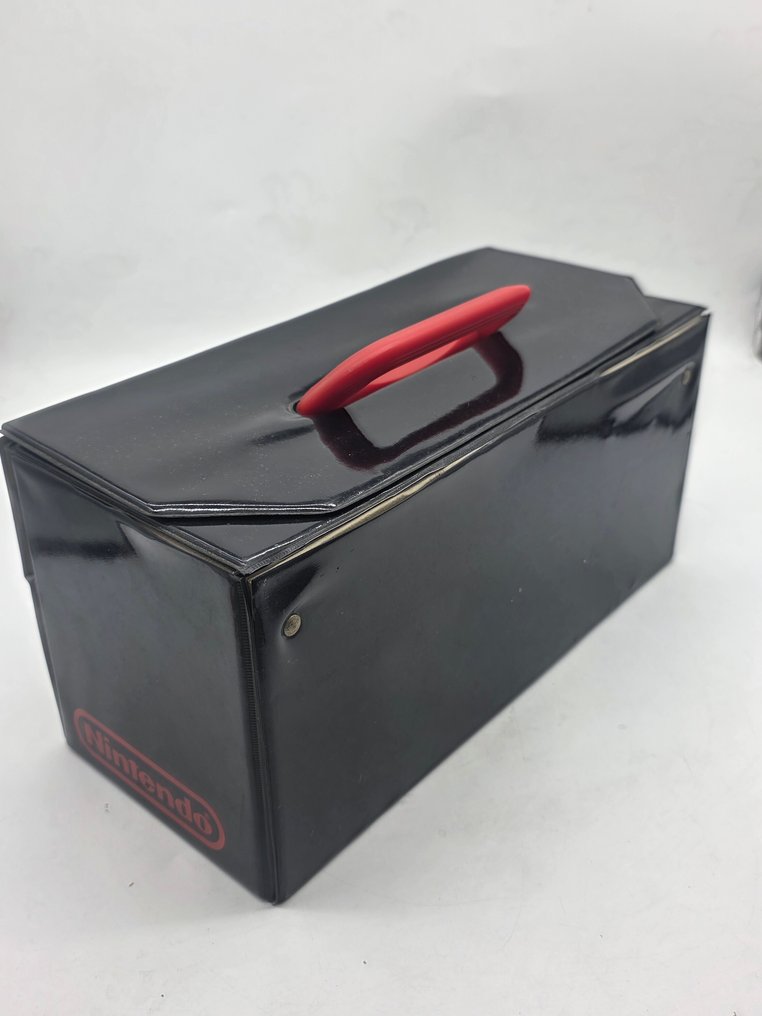 Nintendo - Snes - Nintendo / nes / 8-BIT - Official Nintendo Version - "Forty four"Game Carrier Case - 1991 - Video game merchandise - In original box #2.1
