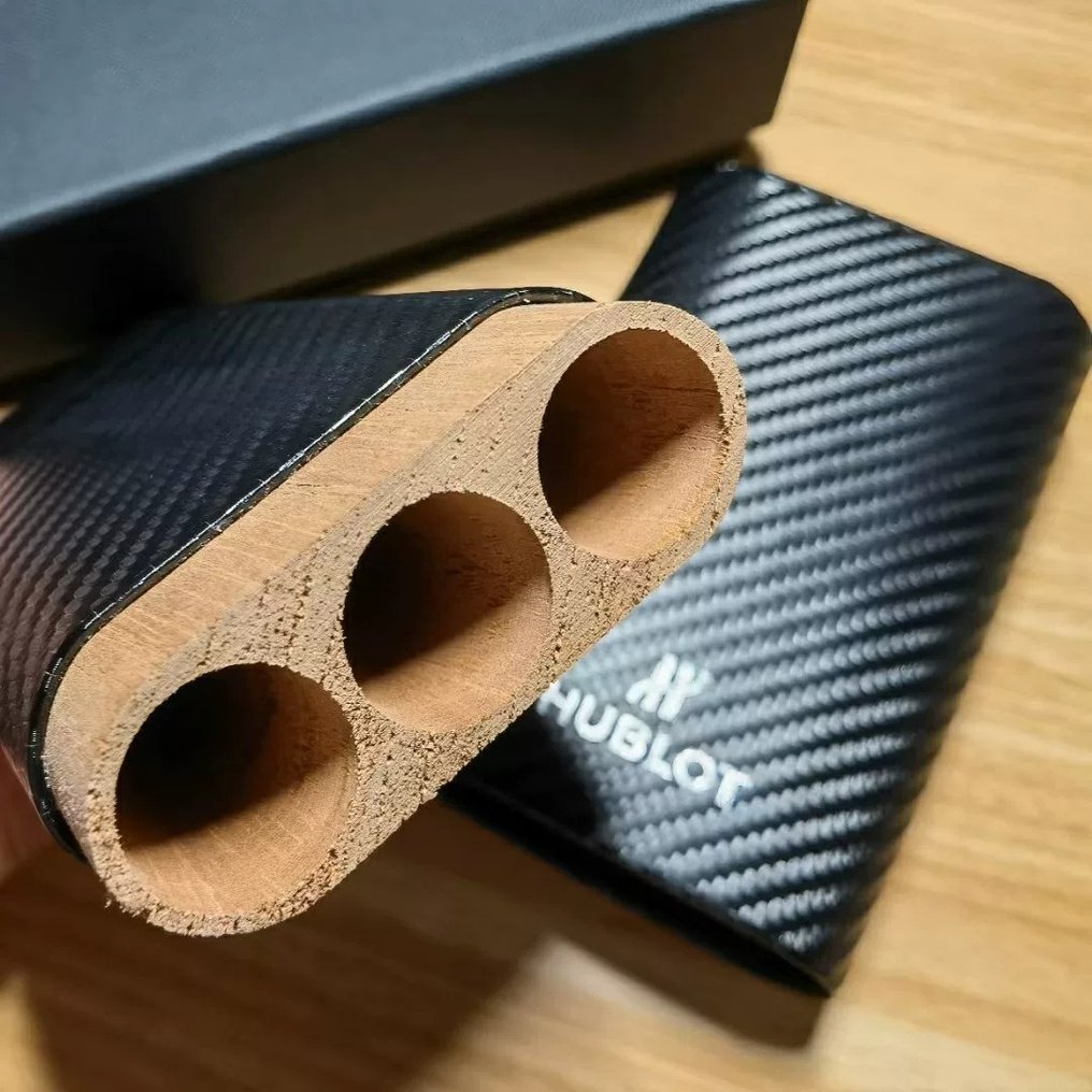 Hublot - χωρίς τιμή ασφαλείας - Θήκη πούρων - Θήκη ταξιδιού για πούρα από αφρό άνθρακα. - Ανθρακόνημα, Ξύλο #3.2