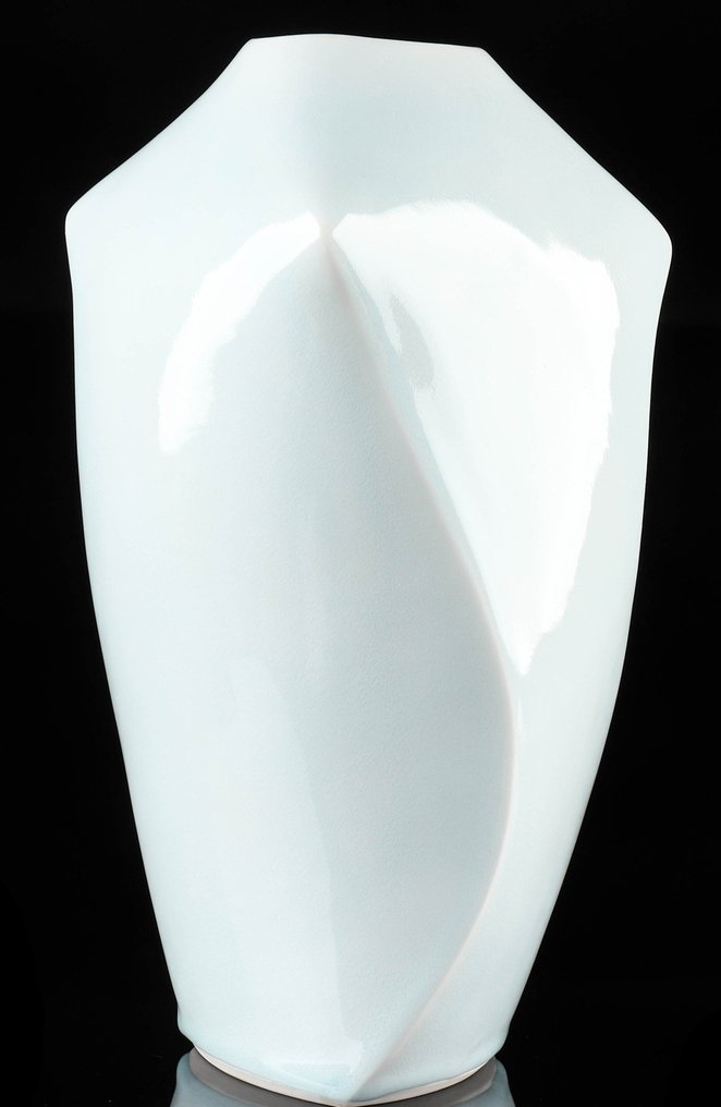 花瓶 - 瓷, 非常精美的青白瓷花瓶《Frozen form》，标记为——Kubota Rekko（1952年出生） - 日本 #1.0