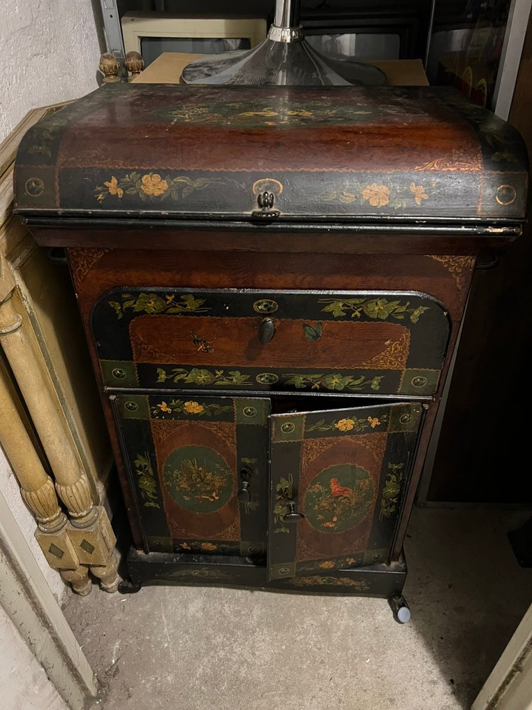 Coiffeuse - Metall - Dekorerad metallfrisörstol #1.0