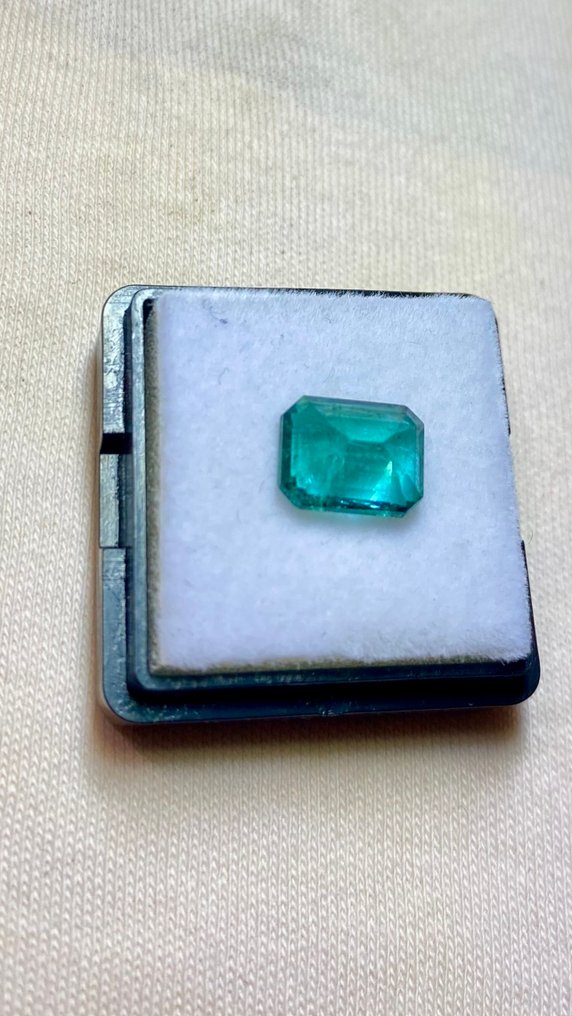 1 pcs  Πράσινο Σμαράγδι  - 2.60 ct - International Gemological Institute (IGI) - Κορυφαία πράσινη σμαράγδι #4.3