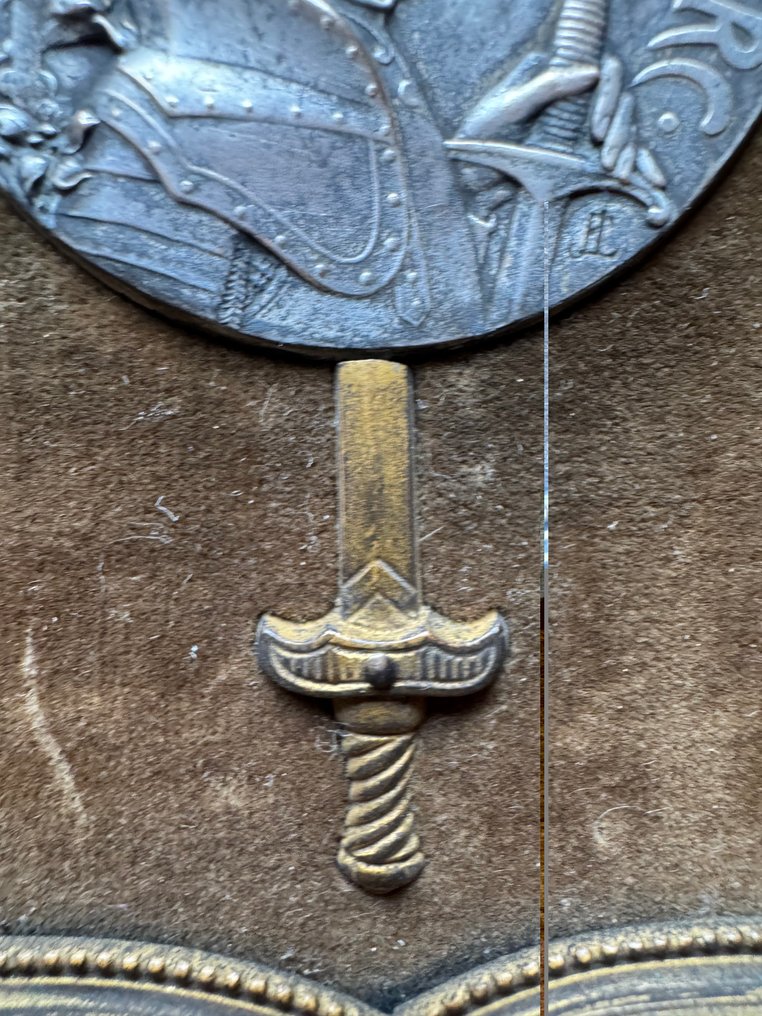 Πλάκα αφιέρωσης - Μέταλλο, Βελούδο - 1920-1930 - Jeanne d’Arc #4.3