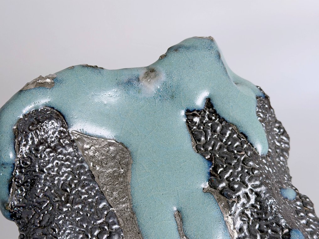 Toru Ichikawa (1973-) - 盘子 - 另一个维度 时尚的金属银色和海洋蓝色釉面, 陶瓷 - 盘子对象 #4.3