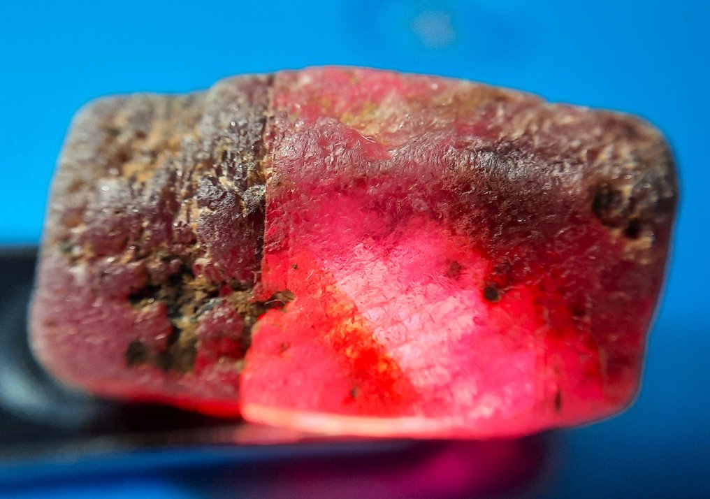 Granada Natural Não Tratada de 43,2 ct Ásperos- 8.64 g #1.0