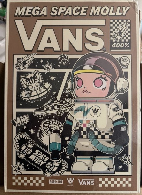 Pop Mart - Toy POP MART Mega Space Molly x VANS 400%25 Figure Limited Edition Designer Toy - 2020+ - China #1.0