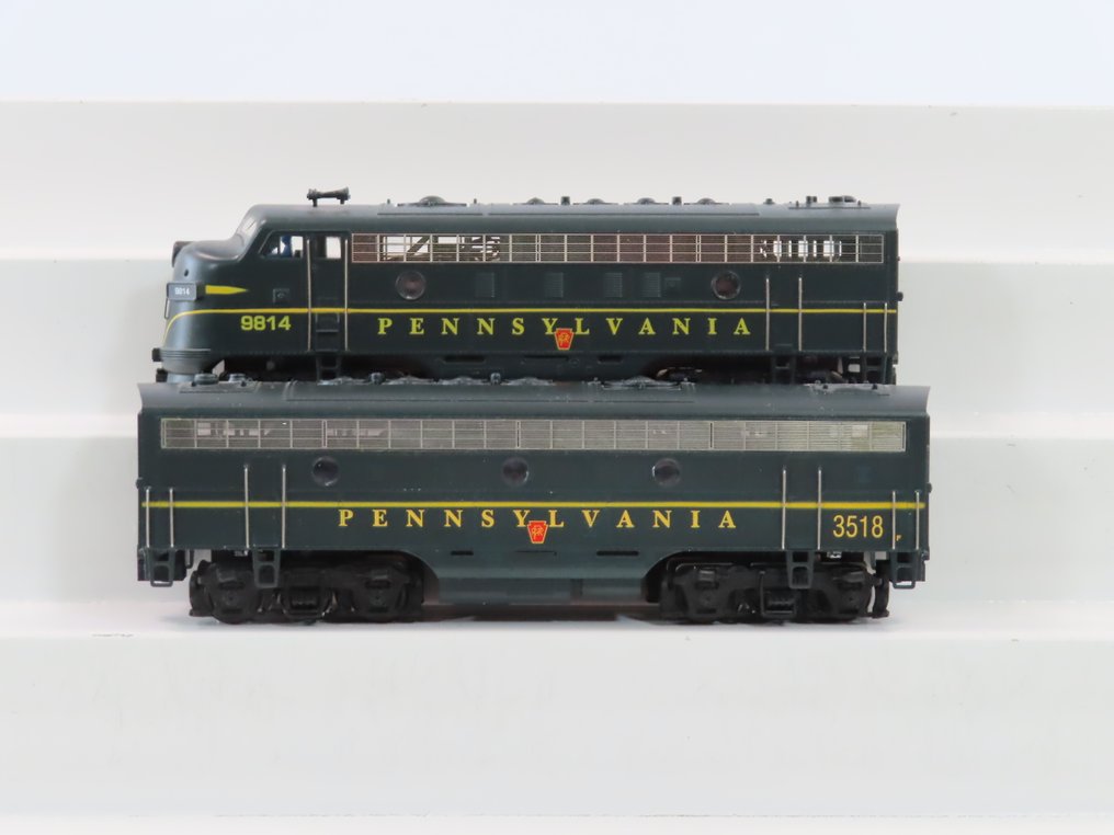 MRC H0轨 - CB132/CB133 - 柴油内燃机车 (1) - GM F7A+B - Pennsylvania Railroad #1.0