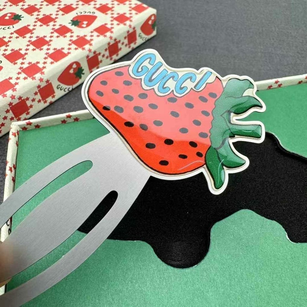 Gucci - Strawberry Bookmark - Set di accessori moda #4.3