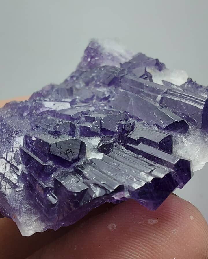 Σκαπολίτης Κρίσταλ στη μήτρα - Ύψος: 42 mm - Πλάτος: 38 mm- 39 g - (1) #4.3