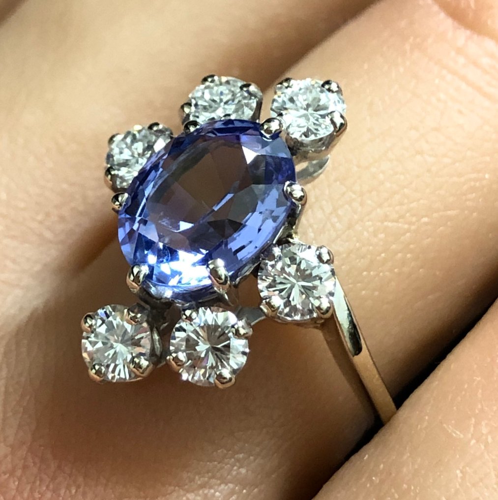 No reserve price - Ring - 18 kt. White gold -  3.83ct. tw. Tanzanite - Diamond - Top Wesselton F/VS #4.3