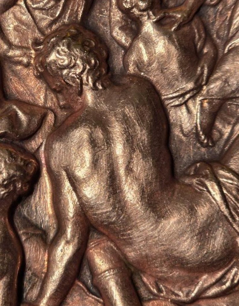 Decorative ornament - Desconocido - Neorrenacentista/Neoclásico - Italy - Brass Dish #3.2