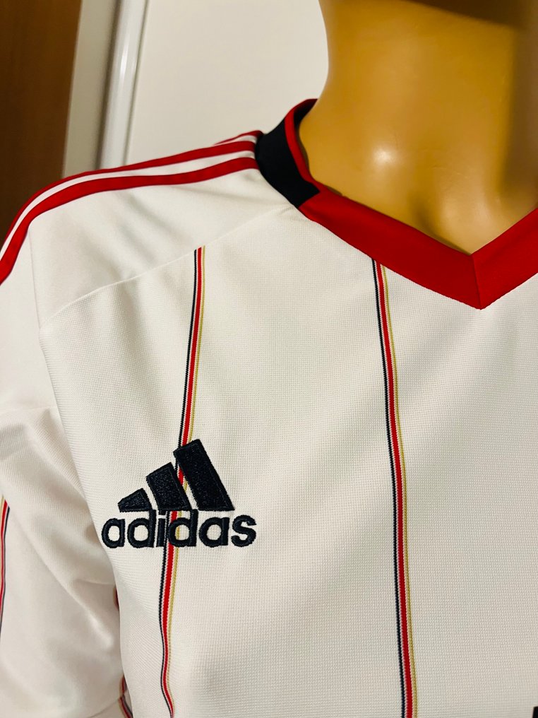 Liverpool - Engelse voetbalcompetitie - 2010 - Voetbalshirt #3.2