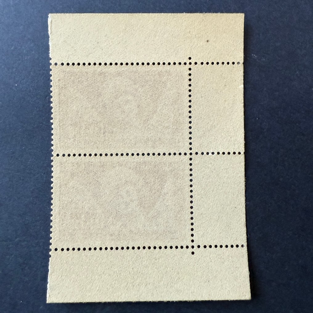 法國  - Yvert 256 “兰斯微笑”全新未拆封一对册页 ** - TB #1.0