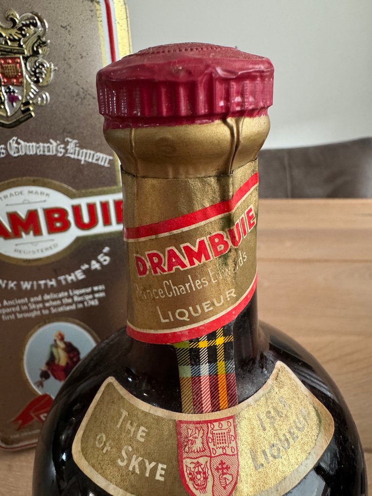Drambuie - Scottish Inventors Gift Tin  - b. 1970s - 70cl #4.3