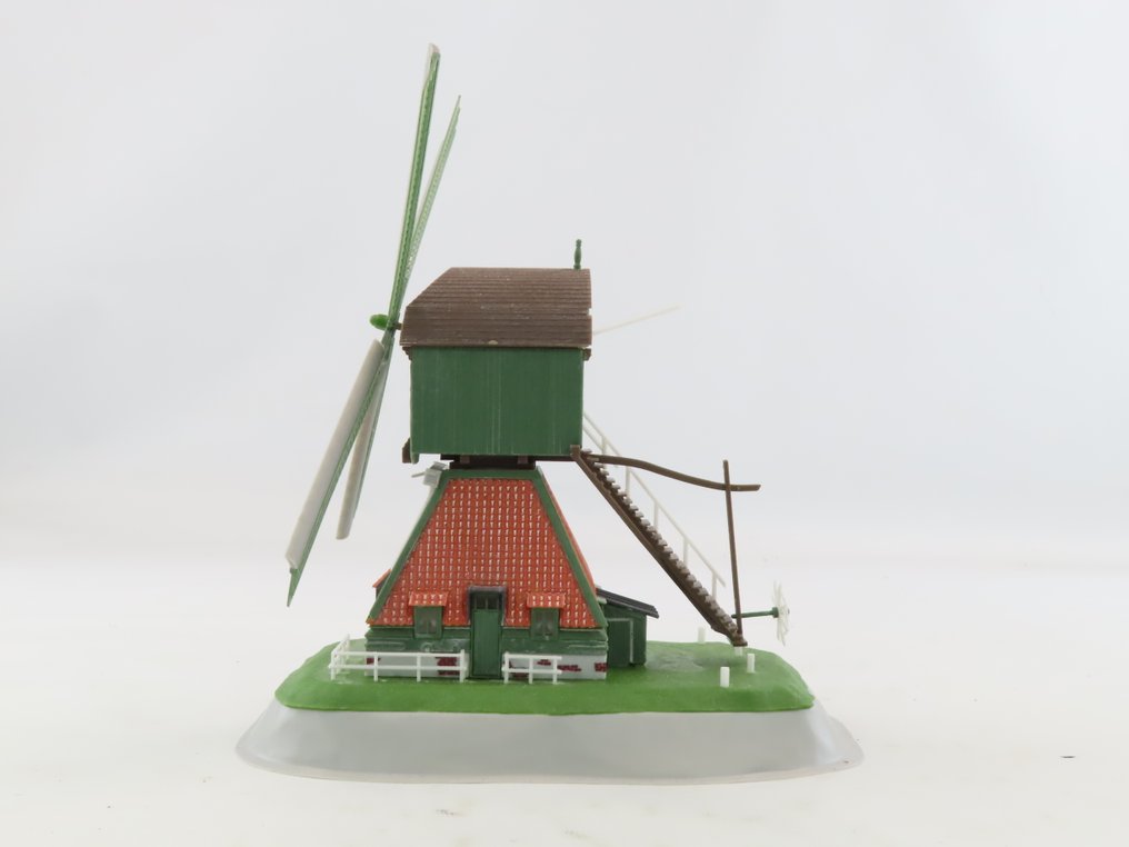 Faller, Busch H0轨 - 1445/130387/-573/190655 - 模型火车建筑物 (4) - 黑森林机械化水车、机械化风车和两座黑森林住宅 #4.3