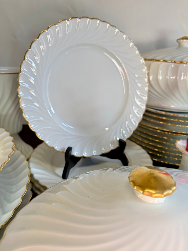 Haviland & Co. Limoges, Limoges - Dinner set for 12 (57) - Large Twisted Dinner Service, White and GOLD - Porcelain, Gold plated - Exclusive Art de Table #1.0
