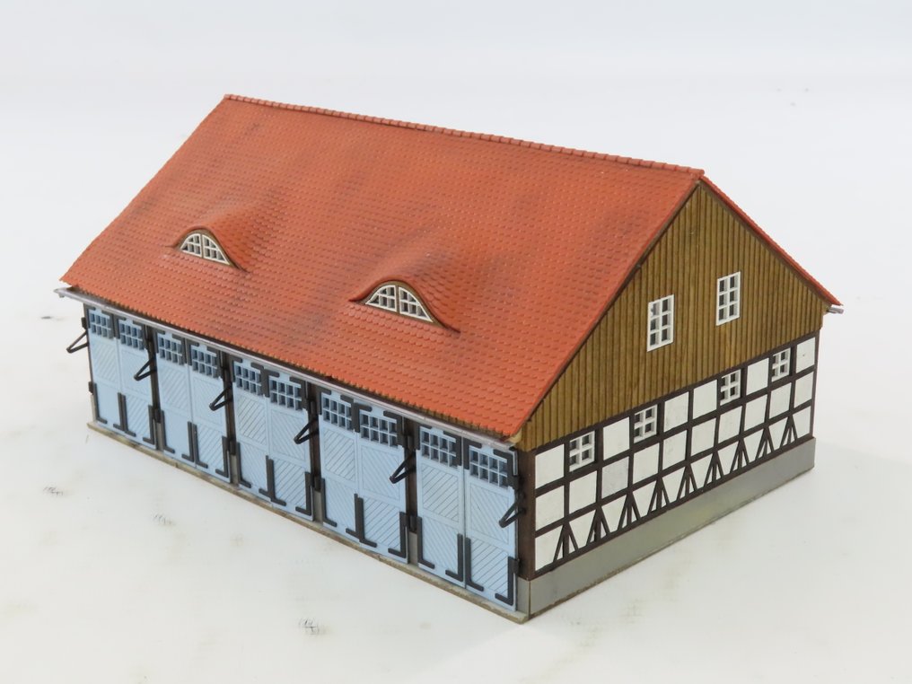 Busch, Model Scale H0 - 1405/1451/1503/98512/98524/120270/-303/180331 - Edificios de modelismo ferroviario (10) - 10 edificios/silos cortados con láser #3.2
