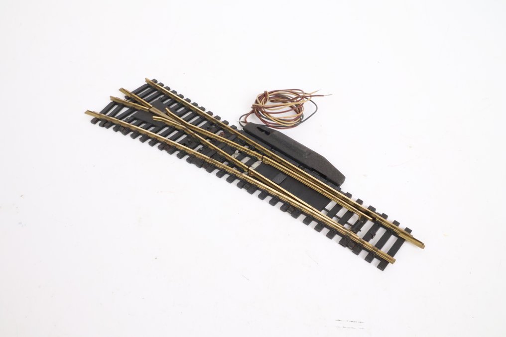 Fleischmann H0 - 6057, 6048 L/R - 模型火車軌道 (4) - 三路道岔和带驱动的直线道岔 #2.1