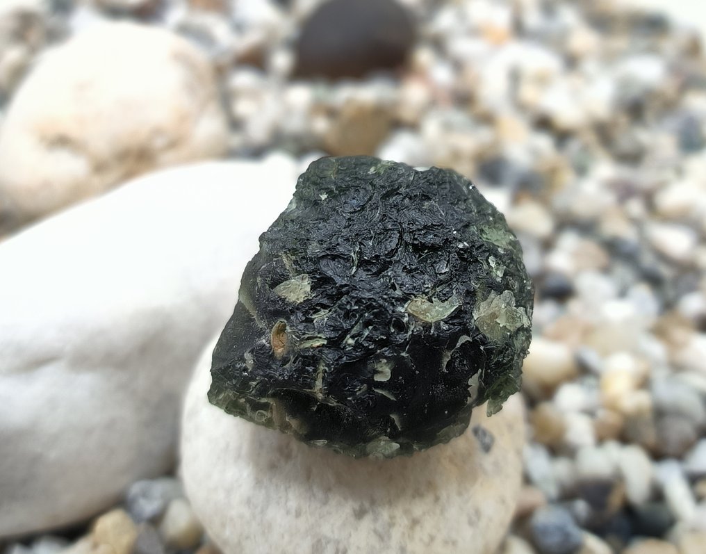 Μολδαβίτης Μολδαβίτης από το Jankov, Νότια Βοημία - Ύψος: 30 mm - Πλάτος: 25 mm - 16.8 g - (1) #2.1