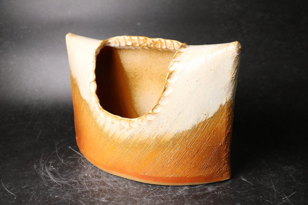 Vaso di fiori asimmetrico - Forma contemporanea Shigaraki - Ceramica - 美杉 Misugi - Giappone - 1900-2000 #1.0