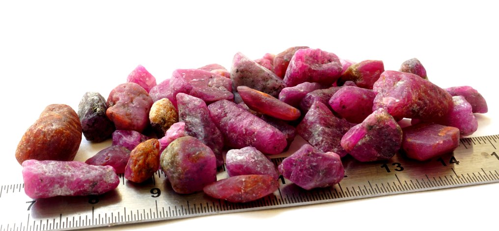 Ruby 199 carats of raw ruby crystals, untreated.- 39.75 g #1.0