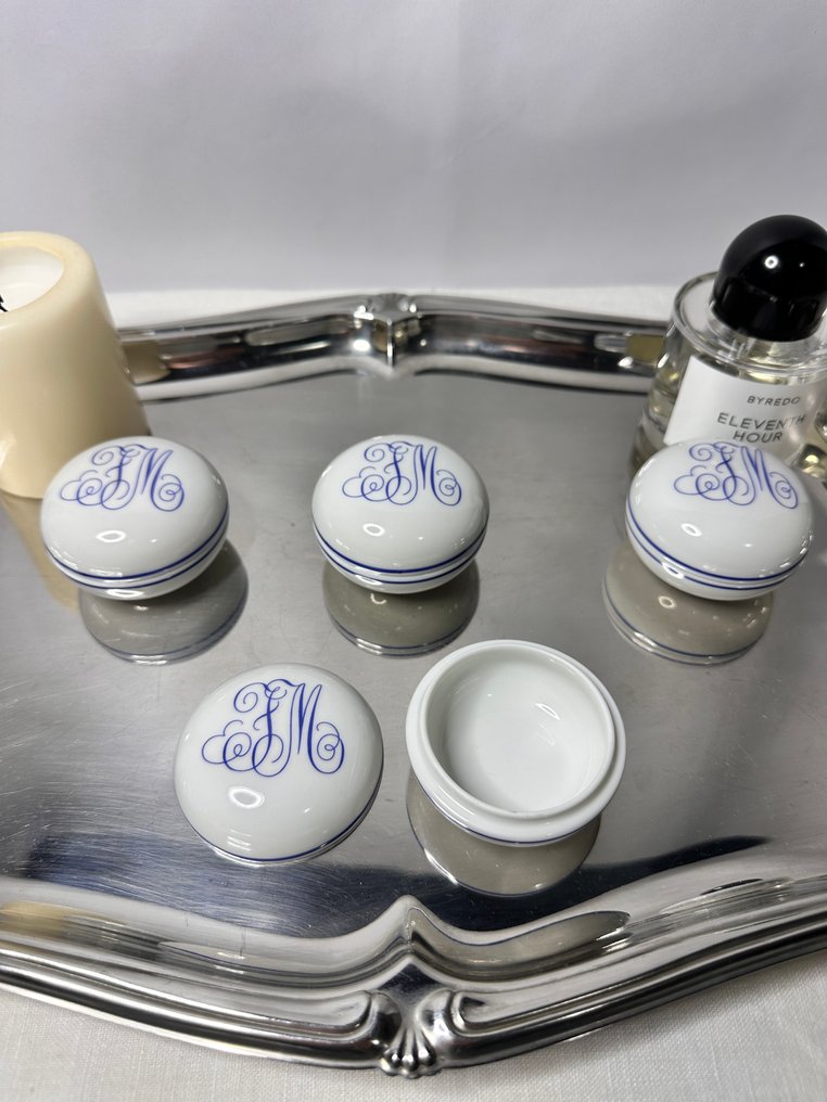 Richard Ginori - Szobrocska - Decorative Porcelain Box (4) - Softpaste porcelán #1.0