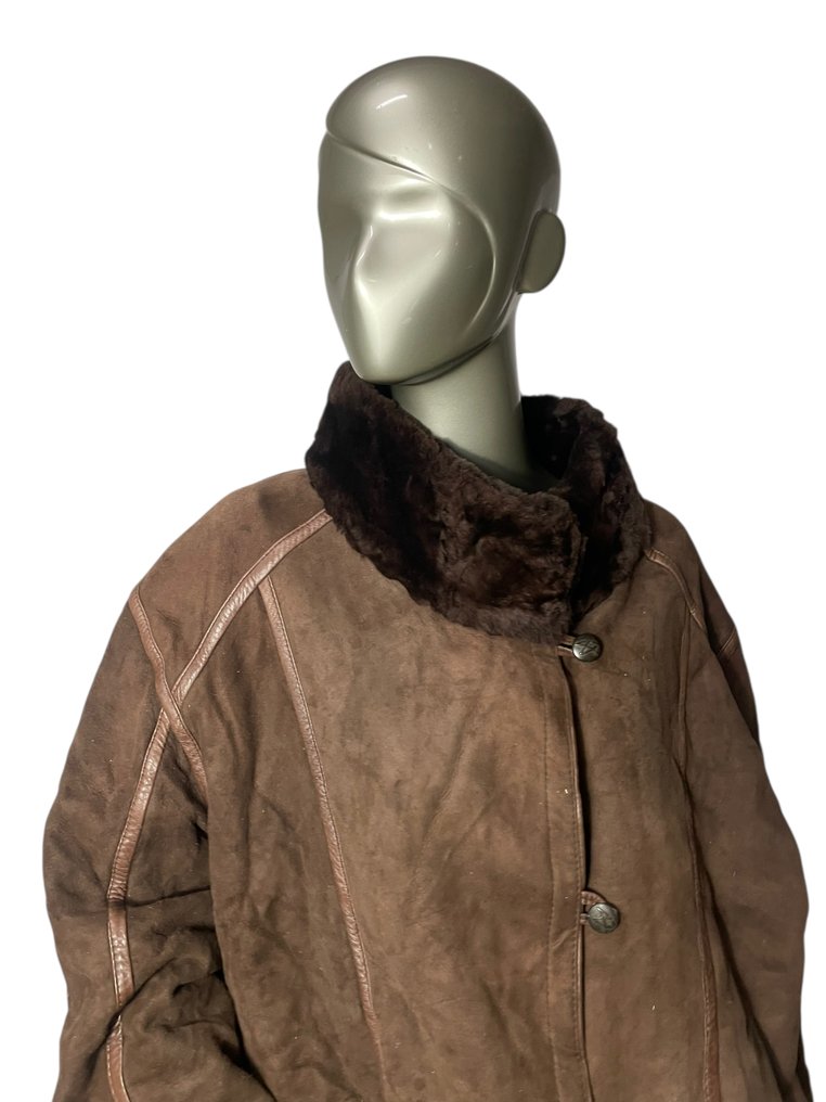 Artisan Furrier - Abrigo de piel #4.3