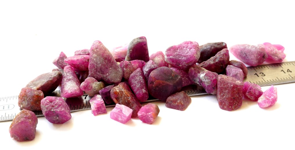 Robijn 198 carats ruwe robijnkristallen, onbewerkt.- 39.14 g #1.0