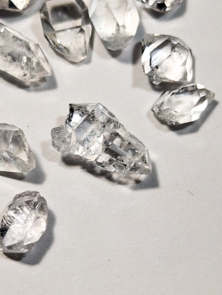 22.65 克拉 - 稀有的Herkimer金刚石石英，品质优良，来自巴基斯坦斯卡尔杜。 標本 - 高度: 10 mm - 闊度: 5 mm- 4.53 g - (26) #3.2