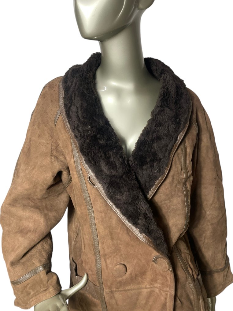 Artisan Furrier - Abrigo de piel #2.1