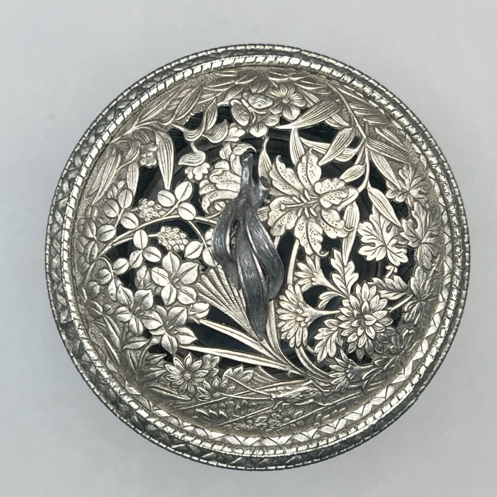 香炉，由鍛栄签名 - 白铜，高冈铜器 - 日本 - Heisei period (1989-present) #4.3