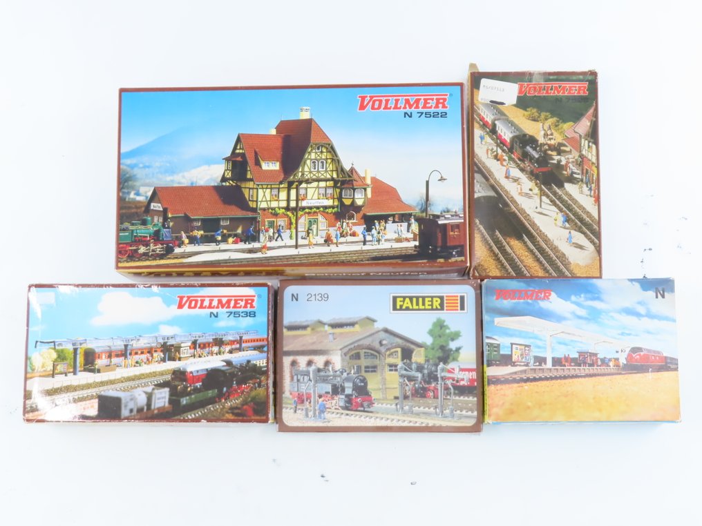 Vollmer N - 7522/7552/7711 - Κιτ κατασκευής τρένων μοντελισμού (5) - 5 σετ κατασκευής ενός σταθμού, τμήματα αποβάθρας και βρύσες. #1.0