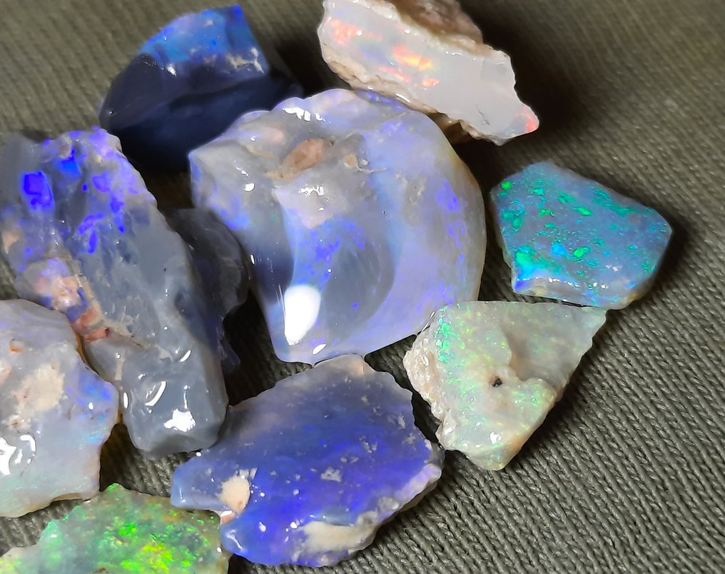 20.5 cts - Natural Australian Opal - Rough- 4.1 g #4.3