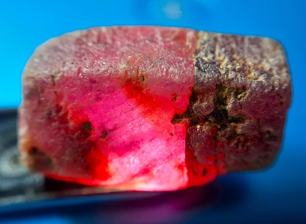 Granada Natural Não Tratada de 43,2 ct Ásperos- 8.64 g #3.2