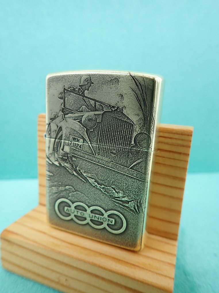 Zippo - Zippo Custom - Auto Union - Ei pohjahintaa - Sytytin - Messinki #1.0