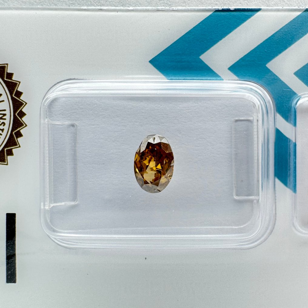 没有保留价 - 1 pcs 钻石  (天然色彩的)  - 0.65 ct - 椭圆形 - Fancy deep 棕色 黄色 - I1 内含一级 - 国际宝石研究院（IGI） #1.0