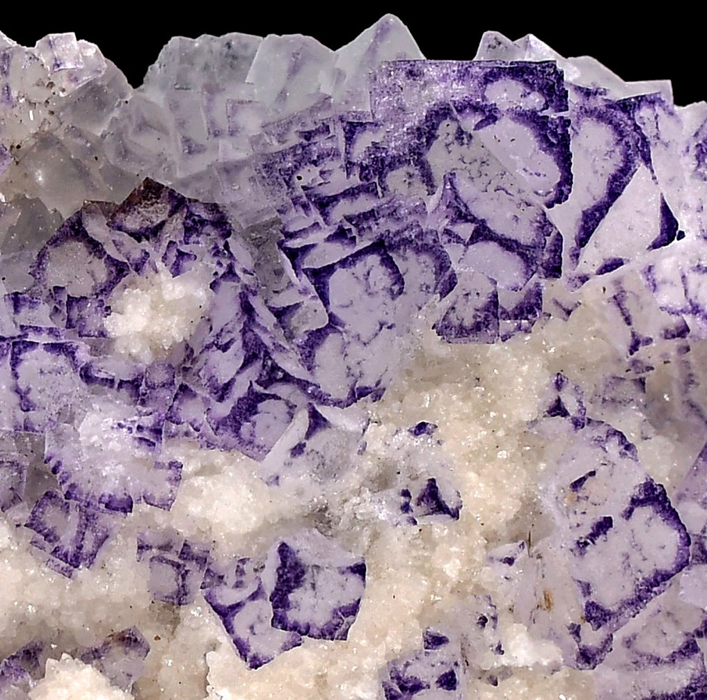 High quality purple blue Fluorite pattern From Qinglong - Rare QR code Fluorite - Altezza: 7.9 cm - Larghezza: 5.3 cm- 89 g #1.0