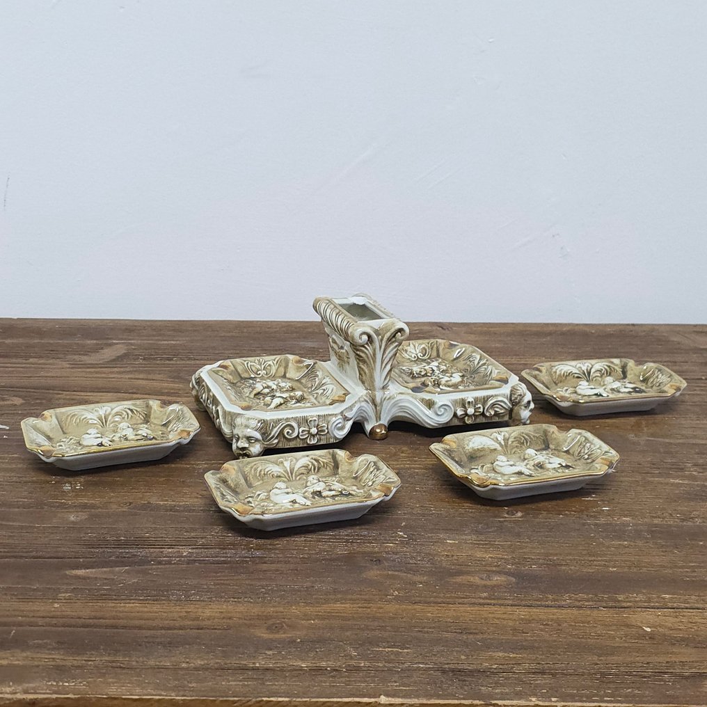 M.A.S. - R. Capodimonte - Posacenere  (5) - portasigarette - Porcellana - Set fumo #1.0