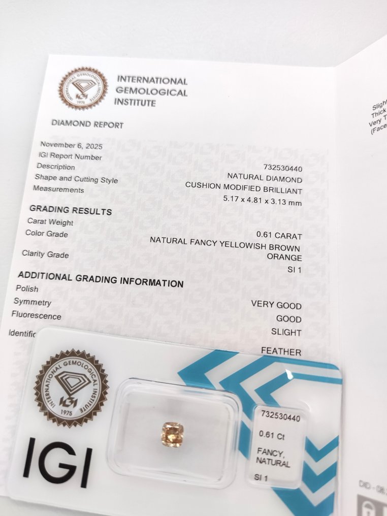 χωρίς τιμή ασφαλείας - 1 pcs Διαμάντι  (Φυσικού χρώματος)  - 0.61 ct - Κούσιον - Fancy Κιτρινωπό, Καφέ Πορτοκαλί - SI1 - International Gemological Institute (IGI) #3.2