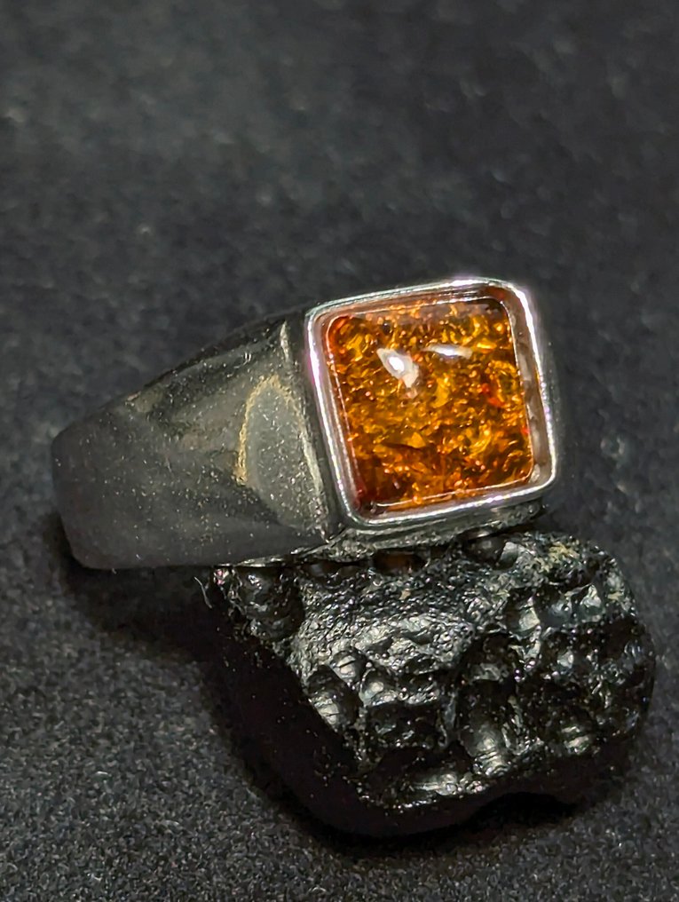 Όμορφο δαχτυλίδι από ασήμι 925, με φυσική Βαλτική κεχριμπάρι, από τη Σουηδία. - Δαχτυλίδι #1.0