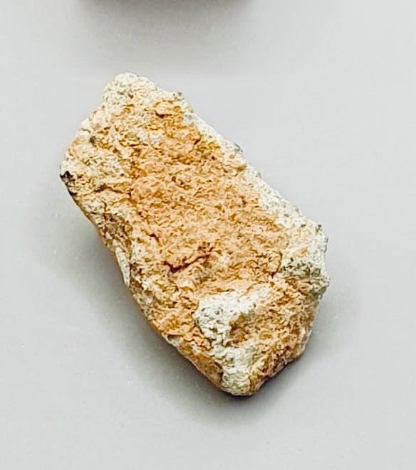 Måne meteorit Achondrite - NWA 15018 - Højde: 15 mm - Bredde: 7 mm - 1.07 g - (1) #3.2