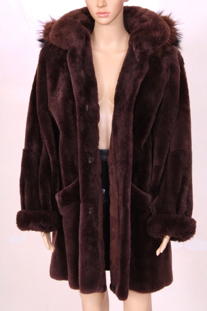 Artisan Furrier - Fur coat #3.2